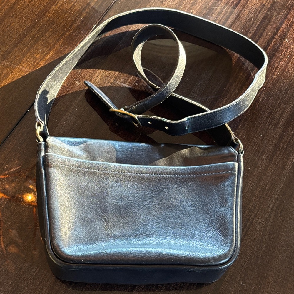 Vintage Coach Black Leather Crossbody Bag - Picture 5 of 5